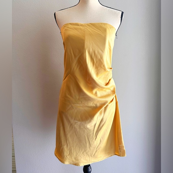 Wayf X Emma rose Jenny strapless mini dress - Picture 5 of 6